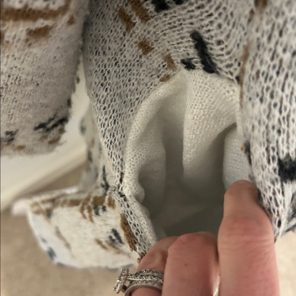 White Gray beige neutral Plaid Women's sweater Coat - Picture 4 of 11